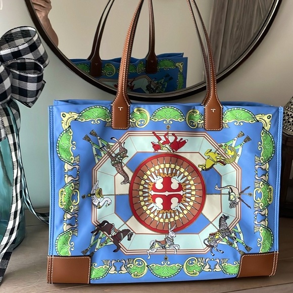 Tory Burch Handbags - 💖TORY BURCH ELLA CAROUSEL LIGHT WEIGHT LEATHER STRAPS TOTE💖